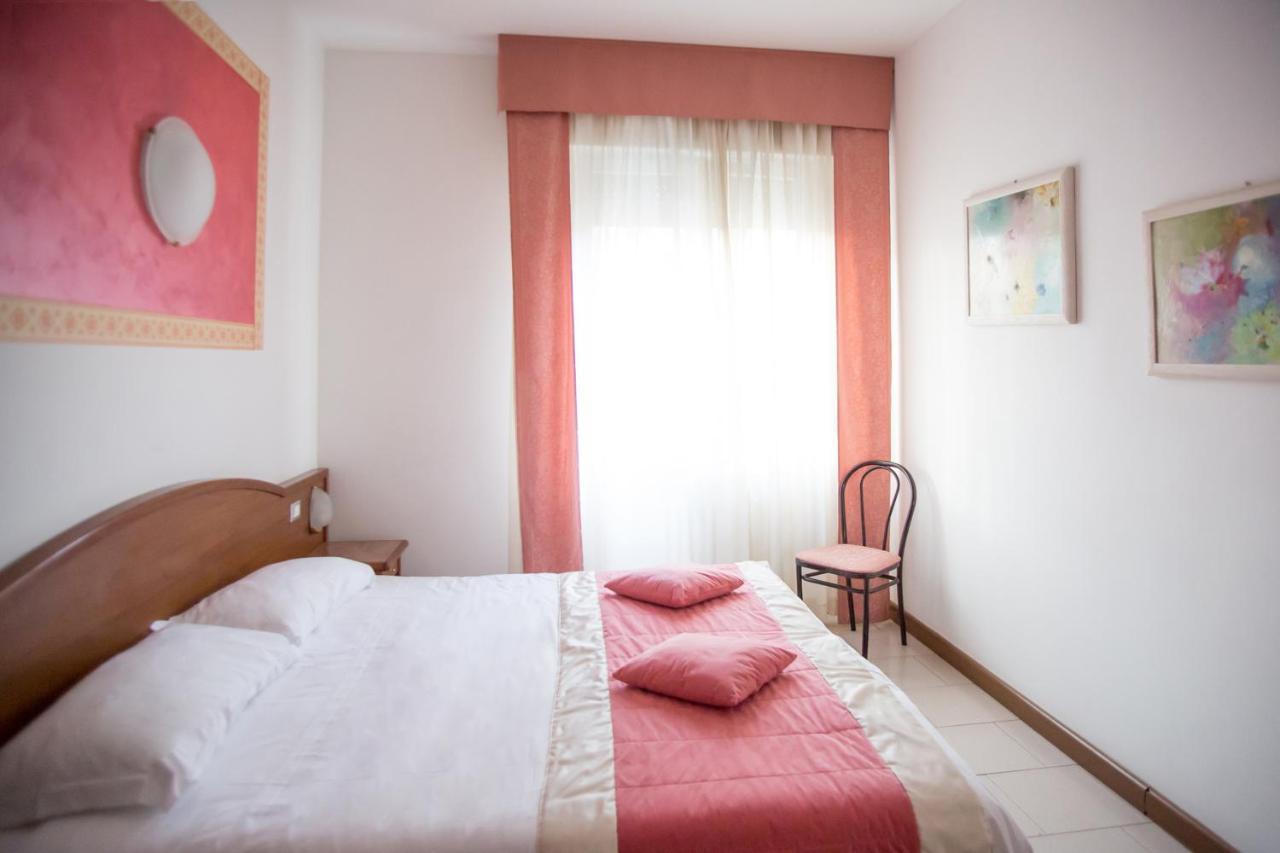 Hotel Europa Modena Esterno foto