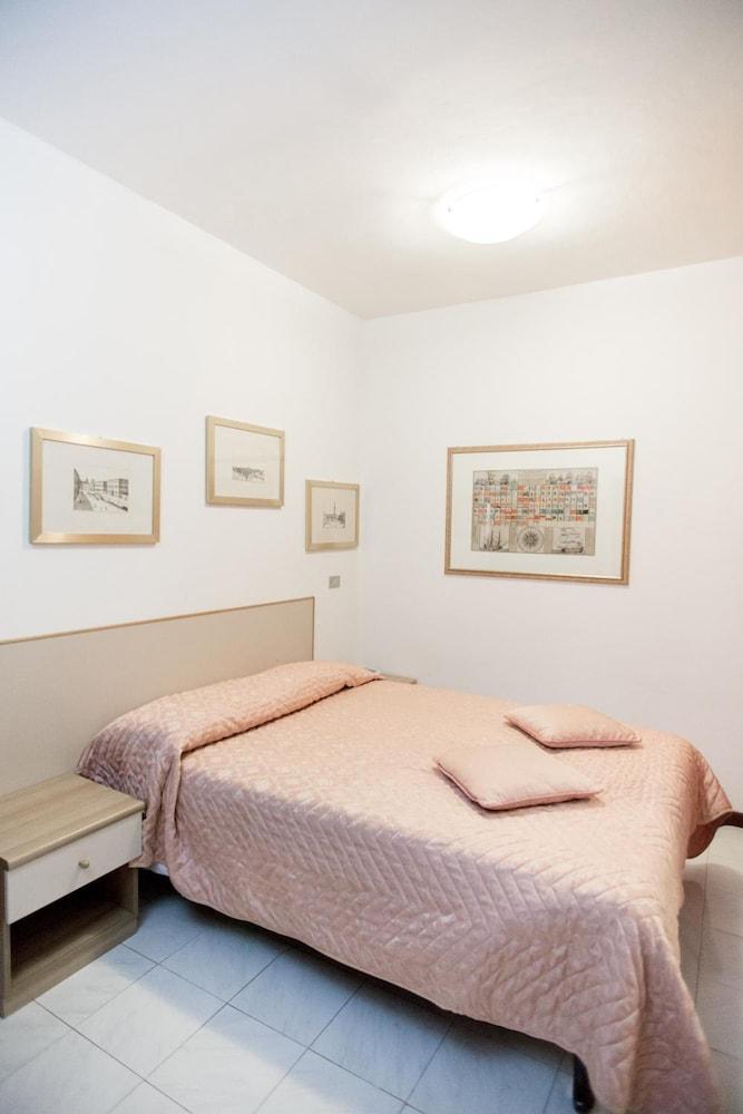 Hotel Europa Modena Esterno foto
