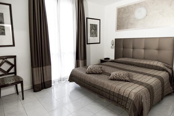 Hotel Europa Modena Esterno foto